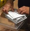 Imagen del recuento del voto por correo.