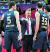 Jasikevicius da instrucciones a sus jugadores