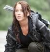 La actriz Jennifer Lawrence, con armas para cazar en 'Los juegos del hambre'