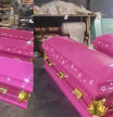 ‘Barbie’ llega a las funerarias: los clientes reclaman ataúdes de color rosa