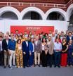Foto de familia de los parlamentarios y senadores del PSOE de Andalucía en la sede de la calle San Vicente de Sevilla