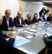 El conseller de Salut, Manel Balcells, i altres representants del Departament de Salut, reunits amb els sindicats amb els quals han arribat a un acord per al nou conveni de l'ICS, a la seu de la conselleria.