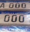 El problema de Argentina con las placas de matrícula de vehículos: ahora son de papel