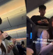Se intenta tomas las uvas en el avión, pero la azafata lo convierte en una misión imposible