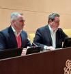 Los portavoces de PP y Vox, Miguel Barrachina y José María Llanos, este jueves en la presentación de su propuesta.