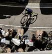 foto XAVIER CERVERA 03/02/2023 terraza del sandor bar restaurante con clientes en el carril bici y ciclista pasando en plaza francesc macia, barcelona (con sombra de coches)