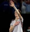 Jannik Sinner saluda al público del Rod Laver Arena, este domingo en Melbourne