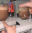 Pretendía explicar la receta del 'mejor café del mundo' y acaba con un ataque de ansiedad tras derramarlo