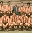 Equipo del Sant Andreu de 1970. De pie: Romero, Martín, Tovar, Daucik (entrenador), Moya, Bergara y Mur. Agachados: Carreras, Figuerola, Yanko D., Carbonell, Diéguez y Chevanel (masajista)
