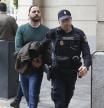 SEVILLA, 15/03/2024.- El sobrino de María del Monte, Antonio Tejado, en prisión preventiva por su presunta relación con el robo en la vivienda de la cantante el pasado agosto, a su llegada este viernes a los juzgados Prado San Sebastián de Sevilla para declarar ante el juez que instruye su caso. EFE/José Manuel Vidal