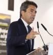 El 'president' de la Generalitat, Carlos Mazón, interviene tras su reunión con el presidente de BP España, Andres Guevara, en el Polígono Industrial El Serrallo, a 6 de mayo de 2024, en Castelló de la Plana, Comunidad Valenciana (España). El encuentro se produce con motivo de la firma del memorando de entendimiento (MOU) entre la Generalitat y la compañía energética.