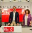 El portaoz del PSPV en la Diputación, Carlos Fernández Bielsa, junto a la portavoz adjunta del grupo, Neus Garrigues.