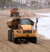 Costas mueve 50.000 metros cúbicos de arena en playas de Tarragona para regenerarlas
