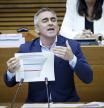 El síndic del PP en el Parlamento valenciano, Miguel Barrachina, durante el debate en el pleno.