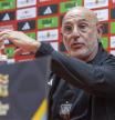 MURCIA, 11/10/2024.- El seleccionador de España, Luis de la Fuente, durante un momento de la rueda de prensa que ha ofrecido este viernes con motivo del partido de la Liga de Naciones que mañana sábado disputará contra la selección de Dinamarca en el Estadio Enrique Roca de Murcia. EFE/ Marcial Guillén