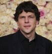 Jesse Eisenberg, actor: “Sentí un gran alivio cuando le pedí a ChatGPT que recreara una escena que había escrito, y la escena de ChatGPT era terrible”