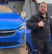 Los mecánicos de un desguace enseñan un Opel Corsa diciendo que es el coche más gafe que han visto y la gente alucina