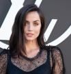 Ana de Armas reaparece en Madrid tras las fotos con Tom Cruise: su chaqueta de moda que está disponible en H&amp;M por menos de 40 euros
