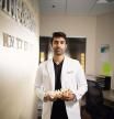 Kunal Sood, médico especialista en tratamiento del dolor: “Comer piña puede aliviar los calambres durante la menstruación por su contenido en bromelina”