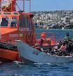 GRAFCAN6702. EL PINAR (EL HIERRO) (ESPAÑA), 31/03/2025.-Salvamento Marítimo ha trasladado hasta el puerto de La Restinga, en El Hierro, un cayuco con 66 inmigrantes, localizado en aguas cercanas a la isla. EFE/ Gelmert Finol