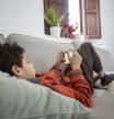 De cefaleas a hiperactividad o estrés: crecen las enfermedades asociadas al uso de pantallas en niños de entre 4 y 12 años
