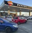 Ni los coches de gasolina o diésel se salvaron del apagón: por qué las gasolineras no pueden repostar combustible cuando se corta la electricidad