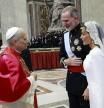Letizia hace uso del privilegio de vestir de blanco ante el Papa