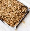 Disfruta de un snack dulce, crujiente y saludable: aprende a preparar esta granola casera de tahini