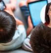 Tara Thiagarajan, científica: “Hace falta una acción urgente para limitar el acceso de los niños menores de 13 años a los teléfonos inteligentes, así como una regulación más matizada del entorno digital al que están expuestos”