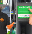 Juan José Ebenezer, mecánico: “Si tu motor se ha diseñado para gasolina 95 y le estás metiendo 98, lo único que haces es tirar el dinero por el escape sin aprovecharlo”