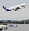 Un Airbus A320 despega el 30 de abril de 2010 desde la sede de Airbus en Toulouse, suroeste de Francia