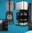 Imagen promocional de productos Cecotec con aspirador, microondas, batidora, cafetera y difusor sobre fondo azul.