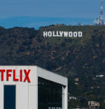 Netflix baraja cambiar su oferta por Warner Bros para que sea toda en efectivo