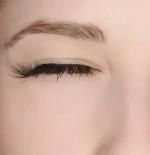 El marrón café desbanca al negro en las máscaras de pestañas, el cosmético infalible