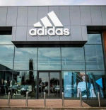 Adidas activa un -50% en su camiseta Feelready y se convierte en compra fácil para ir al gym sin gastar de más