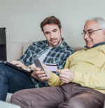 Tres consejos para prestar o dar dinero a un familiar sin riesgo de multa: “Las donaciones tributan desde el primer céntimo”