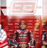 Bezzecchi reina en las practicas oficiales, Márquez segundo