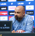 Manolo González se guarda la carta del sustituto de Edu Expósito y no rehúye a la presión: “Tiene que estar siempre”