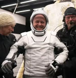 Aterriza la misión espacial encargada de evacuar la EEI por la enfermedad de un astronauta