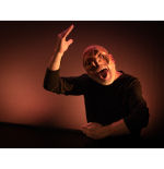 El griot Hassane Kouyaté responde a la pregunta de dónde venimos en los Teatros del Canal