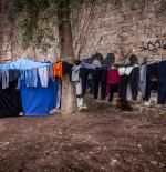 Las chabolas se expanden por las laderas del Montjuïc más turístico