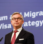 Brussel·les avala la competència d’Espanya per regularitzar immigrants