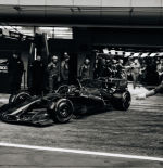 Aston Martin, cinc voltes i a la grua