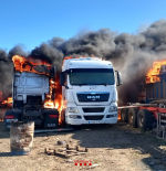 Un incendio cerca de Reus afecta a varios camiones