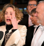 Sharon Stone sufre un ataque de pánico en el baile de la Ópera de Viena