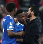 Lo que no se vio en los vestuarios de Da Luz: los gritos de Vinícius y Mbappé, el 'no' de Mourinho y el lío con Rui Costa