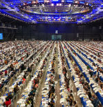 Ramadán bajo el alba, duelo en Ucrania y una selección de imágenes del día