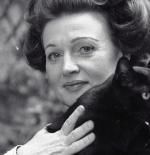 A la escritora Muriel Spark le pasaban “cosas raras”; a sus personajes, también