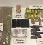 Golpe policial en La Mina con un narcotraficante detenido y cuatro armas intervenidas