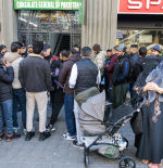 Cuatro de cada diez catalanes creen que más del 50% de la población ha nacido en el extranjero